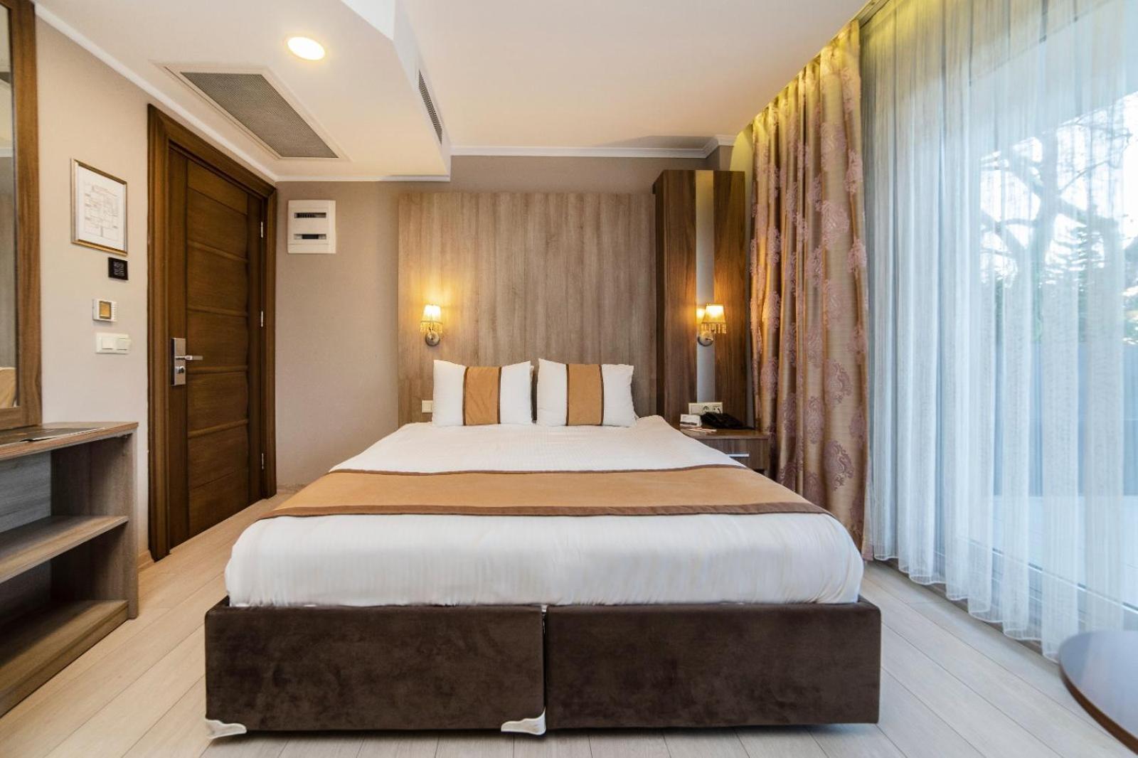 Royal Capital Hotel 伯萨 外观 照片