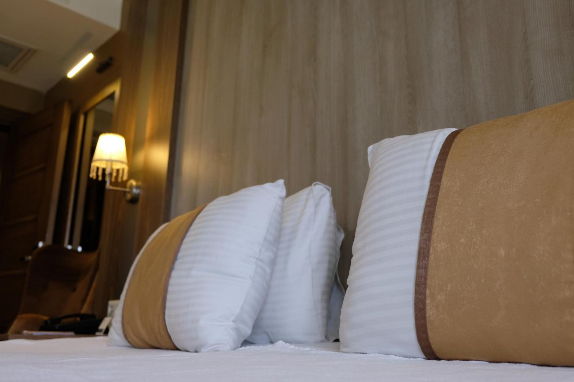 Royal Capital Hotel 伯萨 外观 照片